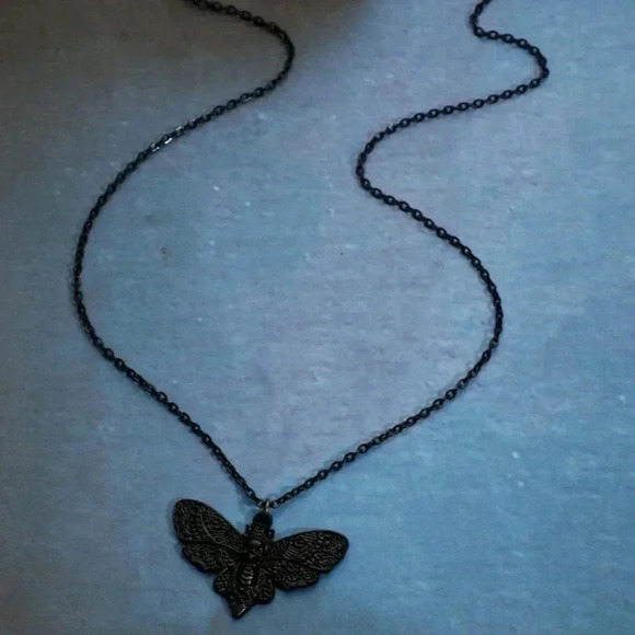 Black vintage style moth Gothic butterfly necklace jewelry with chain skull bug - Picture 3 of 3